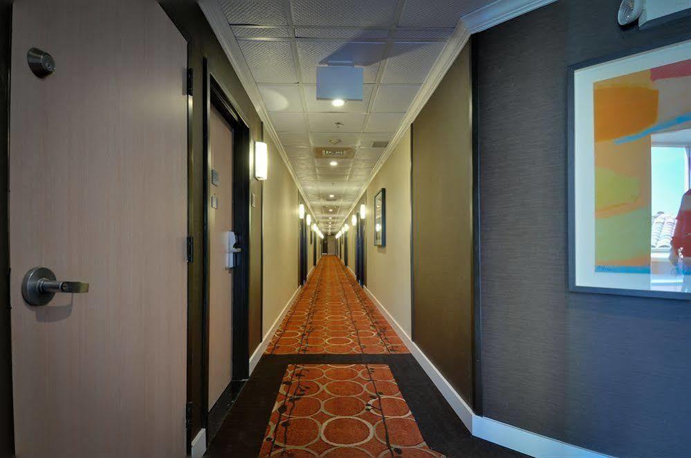 Best Western Plus Rancho Cordova Inn Exterior photo