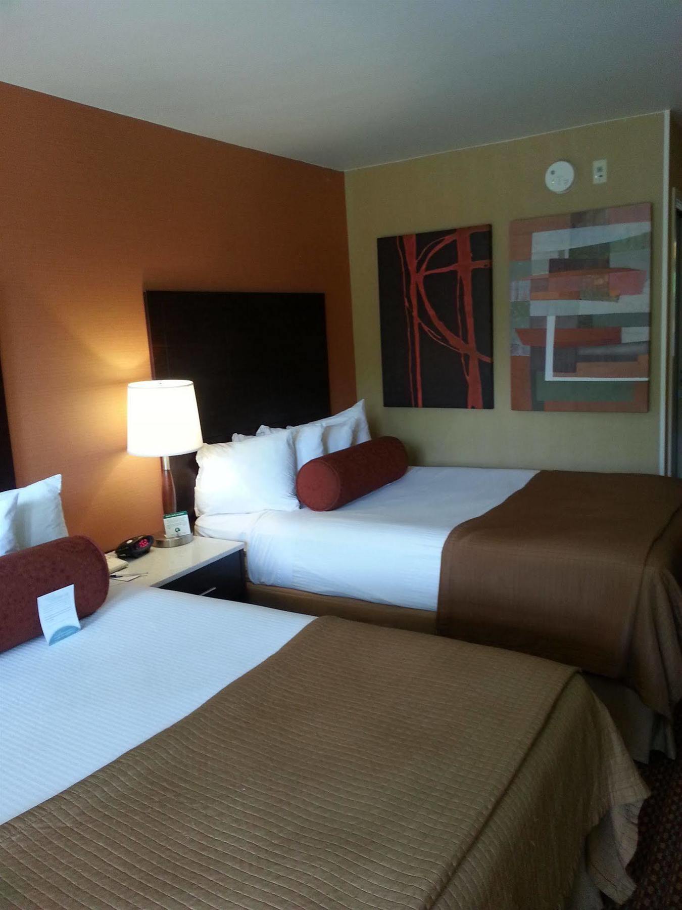 Best Western Plus Rancho Cordova Inn Exterior photo